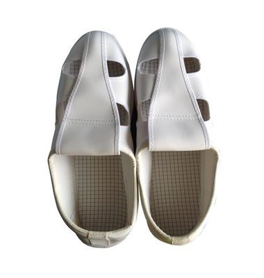 Scarpe unisex del locale senza polvere del foro ESD del PVC quattro di colore bianco